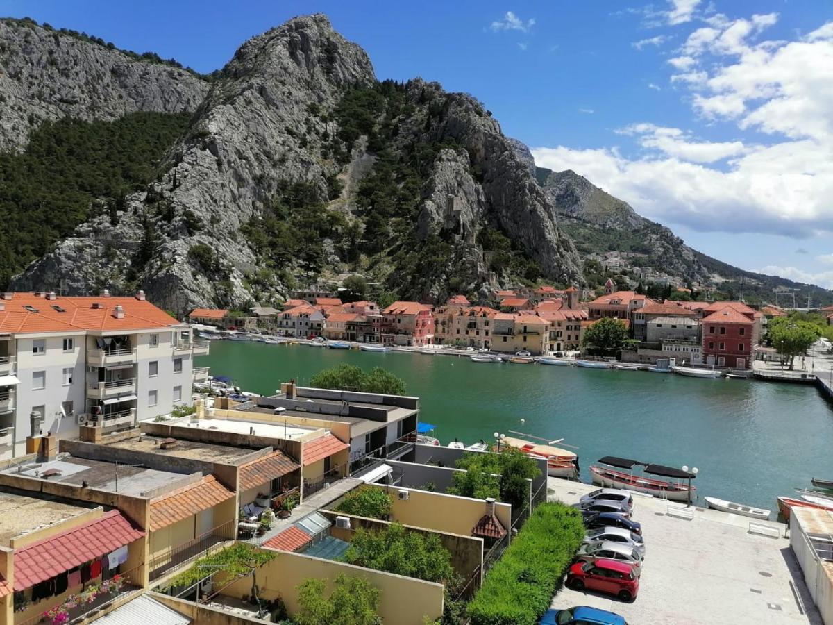 Penthouse Maremonte Apartment Omiš Екстериор снимка
