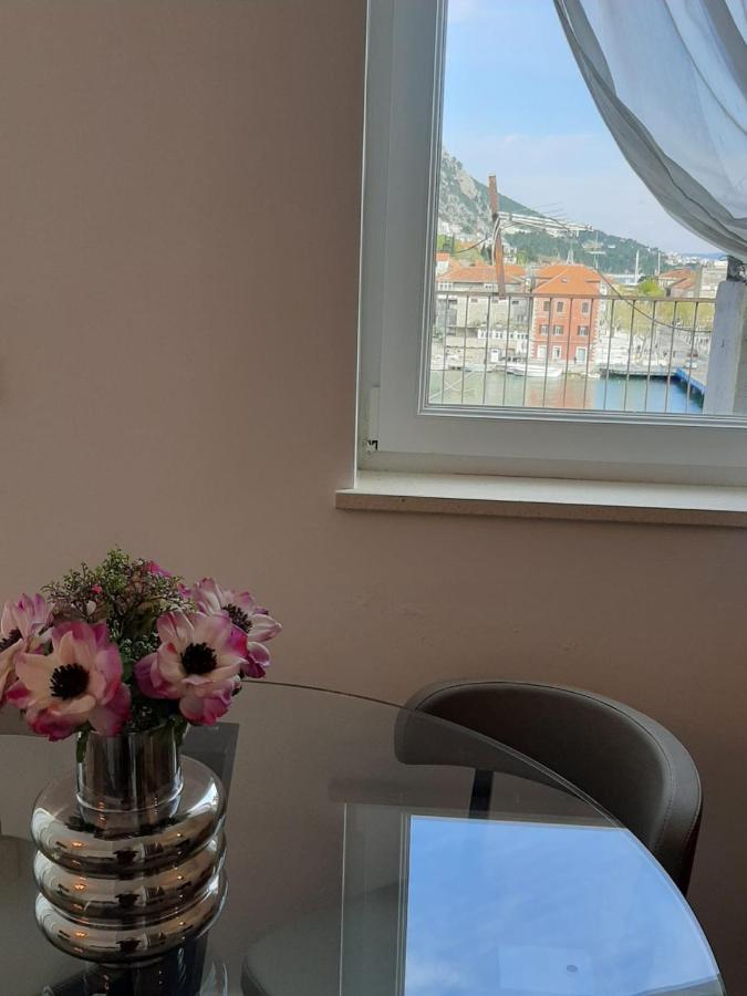 Penthouse Maremonte Apartment Omiš Екстериор снимка