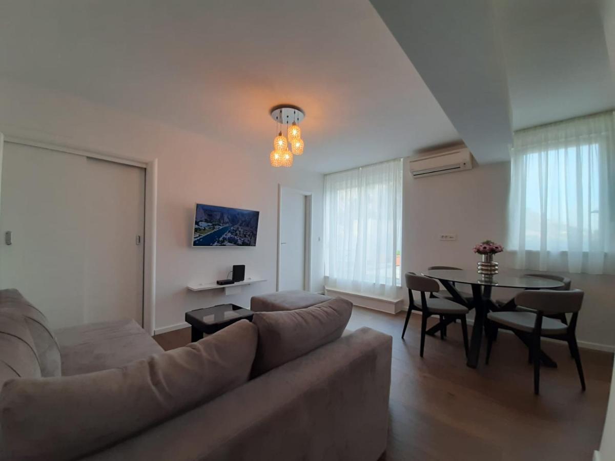 Penthouse Maremonte Apartment Omiš Екстериор снимка