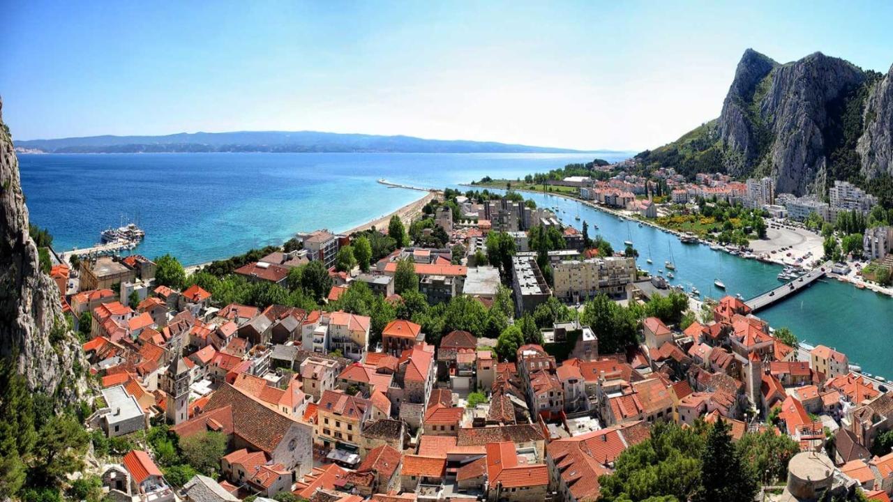 Penthouse Maremonte Apartment Omiš Екстериор снимка